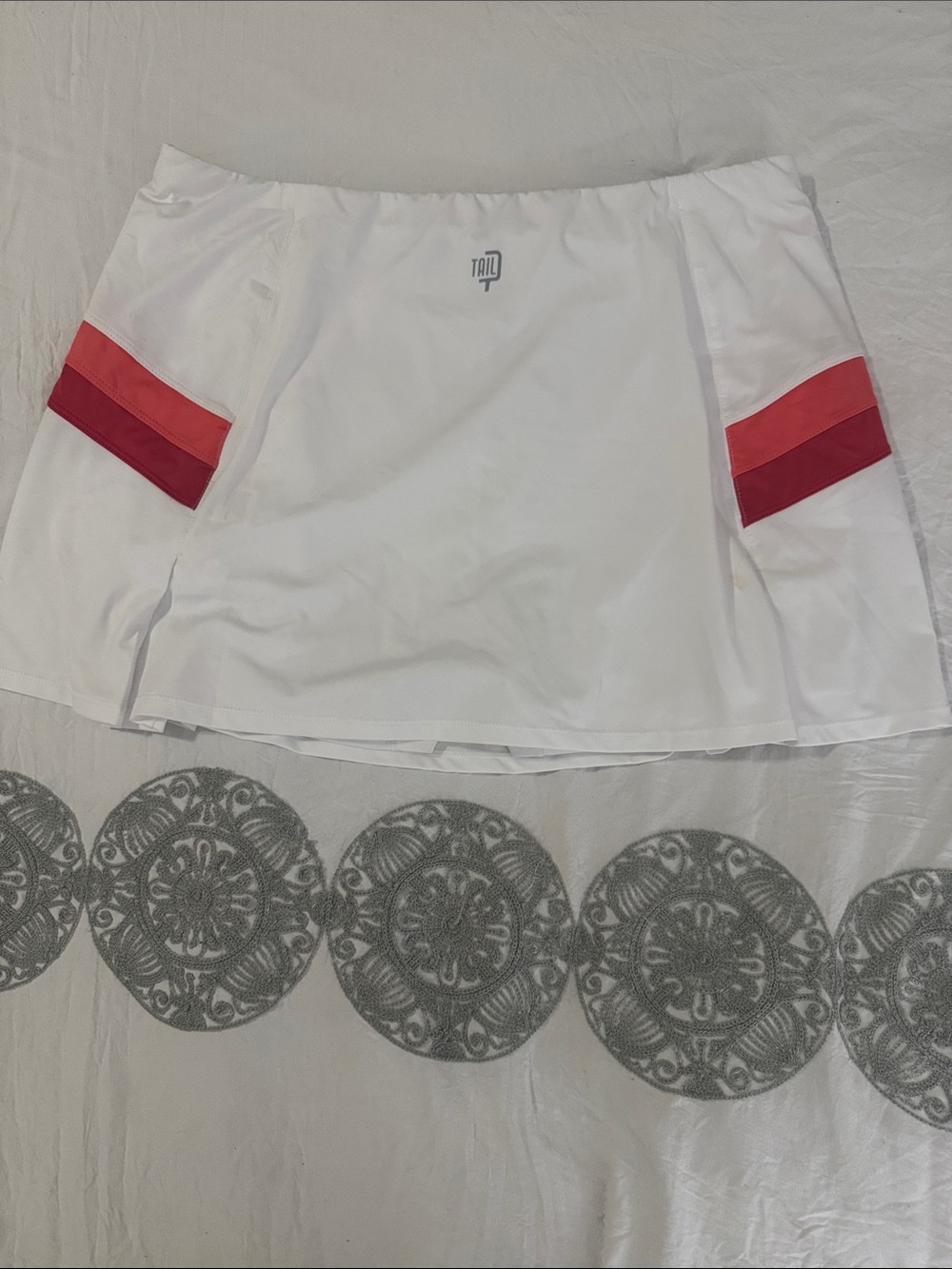 Tail White Athletic Skirt with Red Accent Stripes size L - Picture 6 of 8
